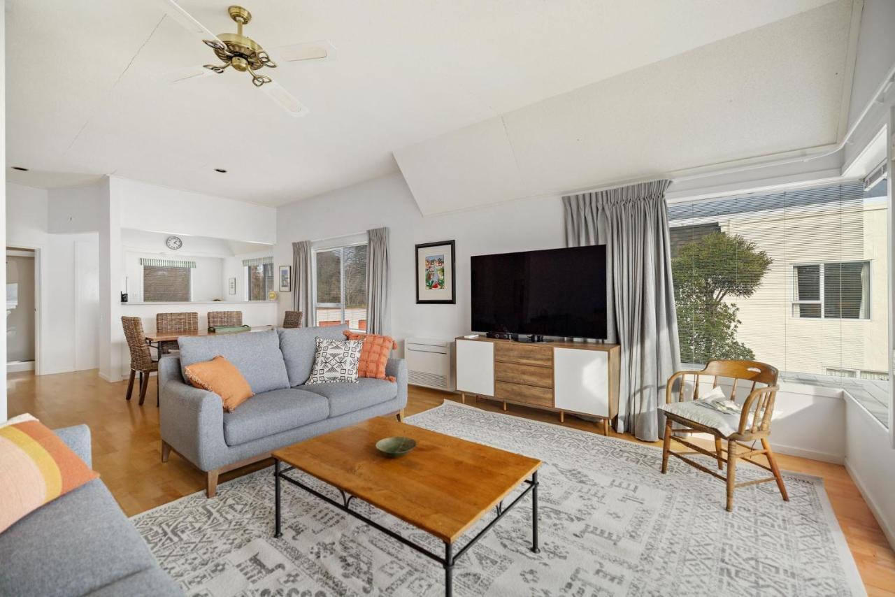 Charming Views Appartement Wanaka Buitenkant foto