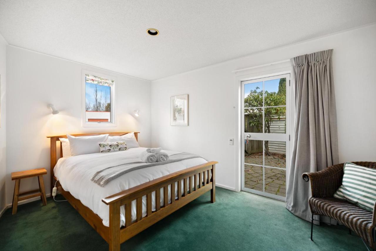 Charming Views Appartement Wanaka Buitenkant foto